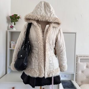 Vintage Big Chill Cream Hooded Jacket with Faux Fur:L but it fit size:S